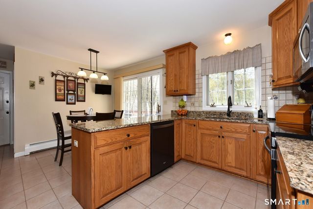 31 North Maple Street, East Hampton, CT 06424