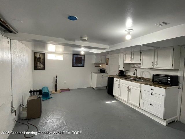 705 Princeton Avenue, Lansing, MI 48915