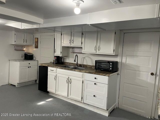 705 Princeton Avenue, Lansing, MI 48915