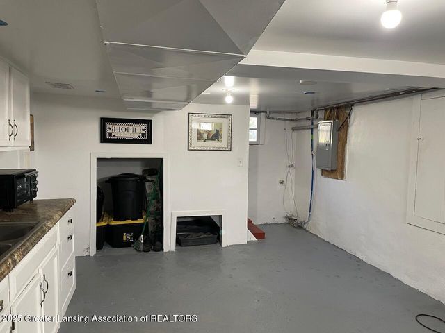 705 Princeton Avenue, Lansing, MI 48915