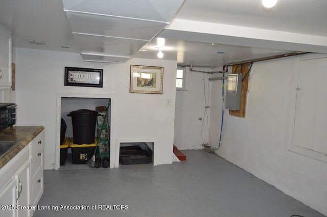 705 Princeton Avenue, Lansing, MI 48915