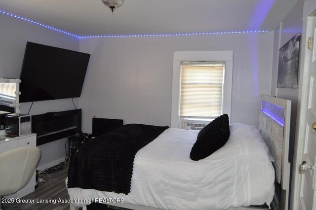 705 Princeton Avenue, Lansing, MI 48915