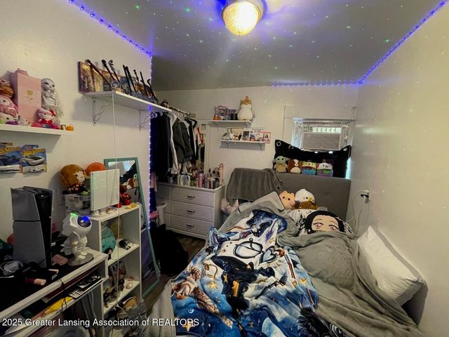 705 Princeton Avenue, Lansing, MI 48915