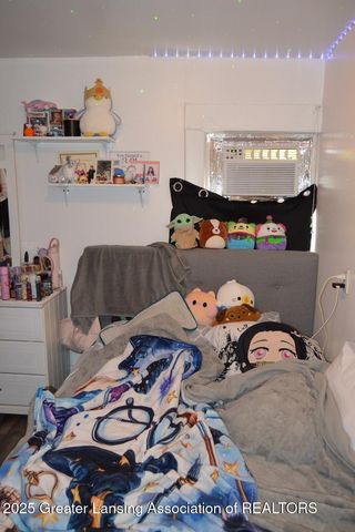 705 Princeton Avenue, Lansing, MI 48915