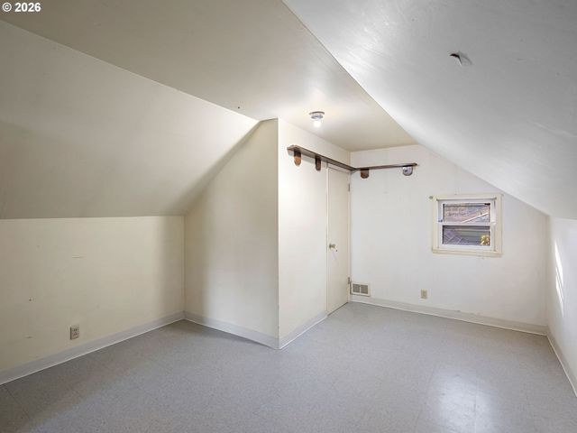 204 Ne 114TH Ave, Portland, OR 97220