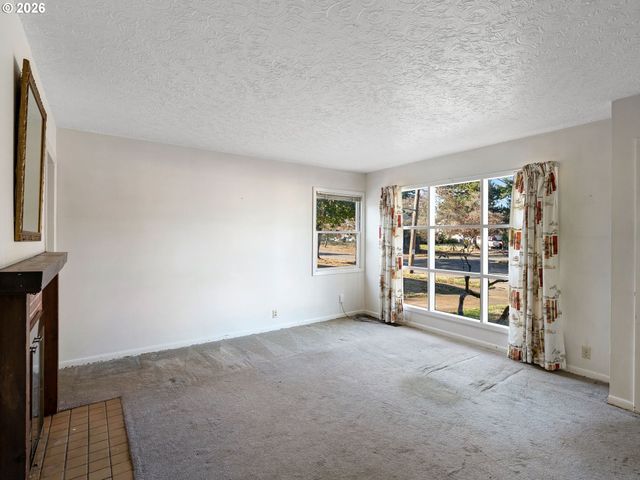 204 Ne 114TH Ave, Portland, OR 97220