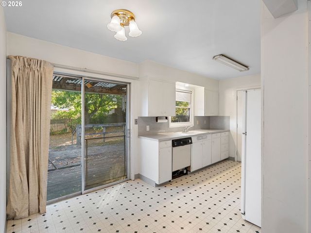 204 Ne 114TH Ave, Portland, OR 97220