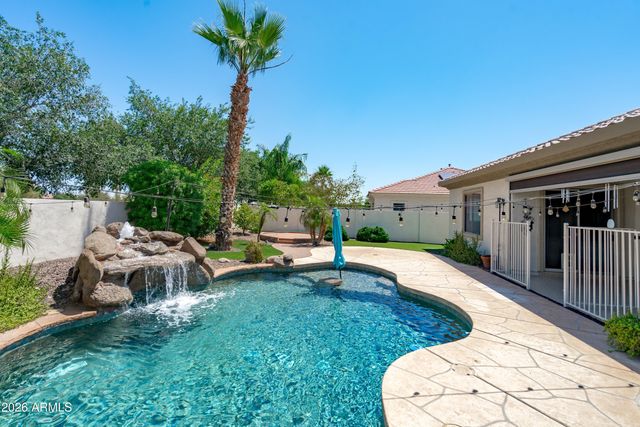 18426 W CHERYL Drive, Waddell, AZ 85355