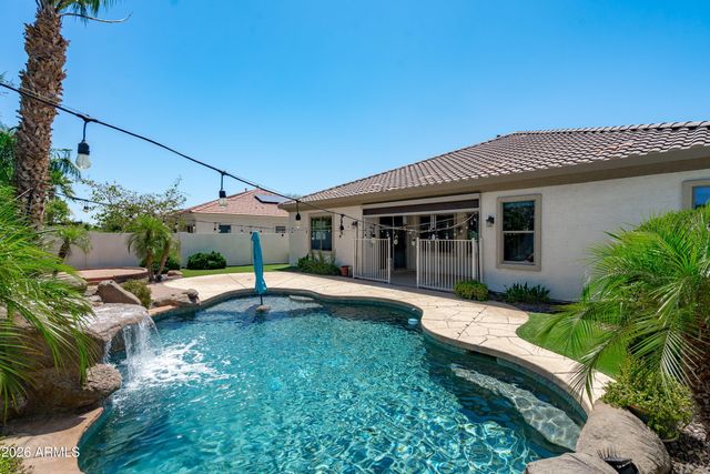 18426 W CHERYL Drive, Waddell, AZ 85355