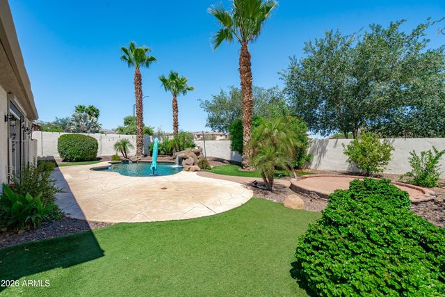 18426 W CHERYL Drive, Waddell, AZ 85355