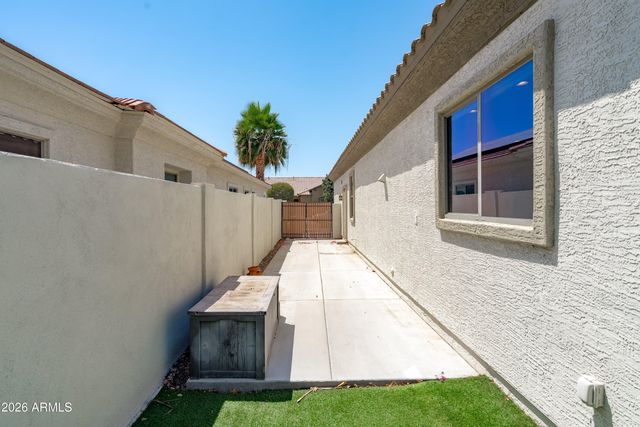18426 W CHERYL Drive, Waddell, AZ 85355