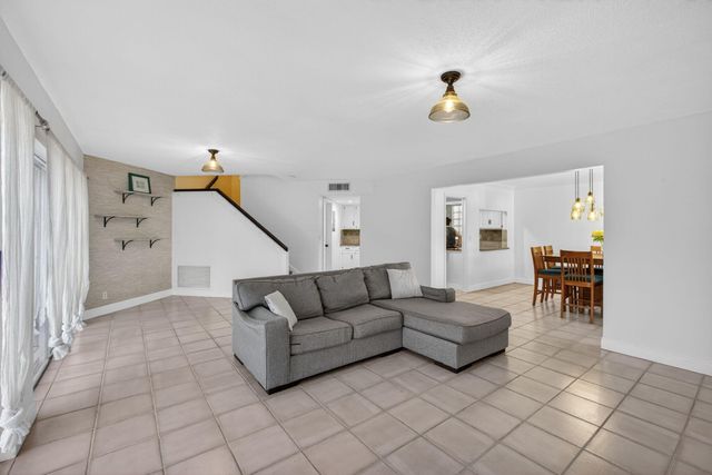 4280 Hazel Avenue C, Palm Beach Gardens, FL 33410