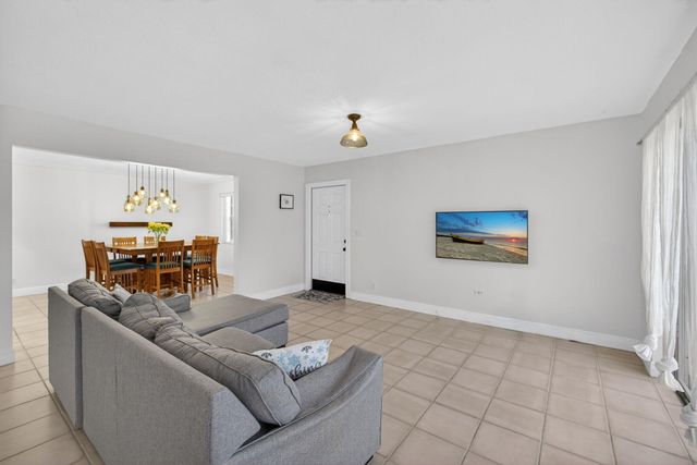 4280 Hazel Avenue C, Palm Beach Gardens, FL 33410