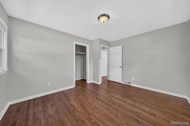 22809 Harper Lake Avenue, Saint Clair Shores, MI 48080