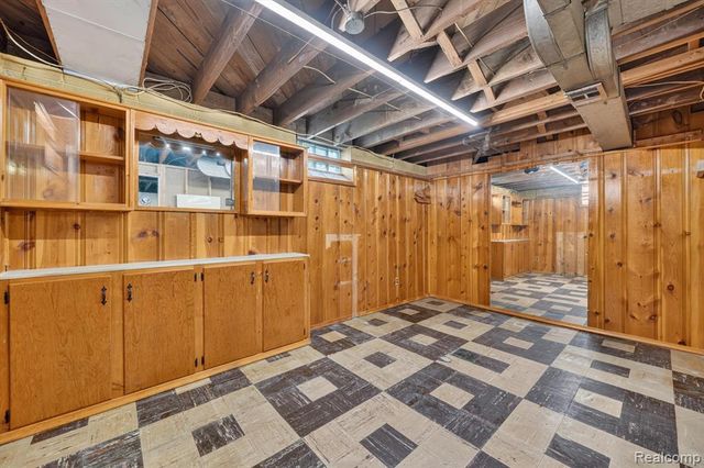 22809 Harper Lake Avenue, Saint Clair Shores, MI 48080