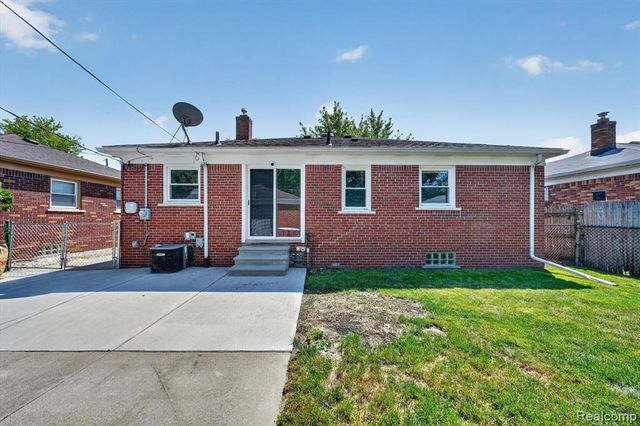 22809 Harper Lake Avenue, Saint Clair Shores, MI 48080