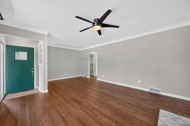 22809 Harper Lake Avenue, Saint Clair Shores, MI 48080