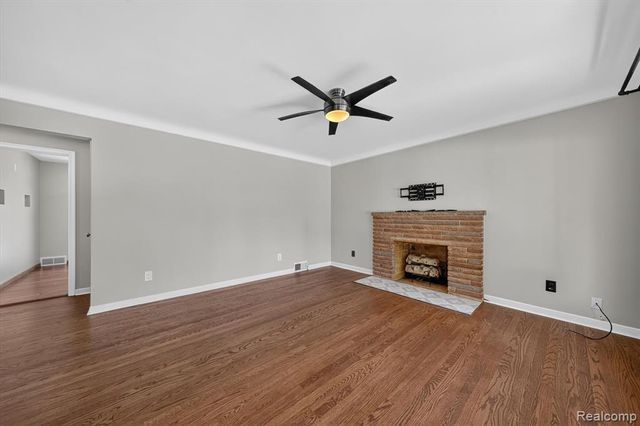 22809 Harper Lake Avenue, Saint Clair Shores, MI 48080