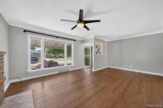 22809 Harper Lake Avenue, Saint Clair Shores, MI 48080