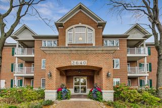 2640 Summit Drive 110, Glenview, IL 60025