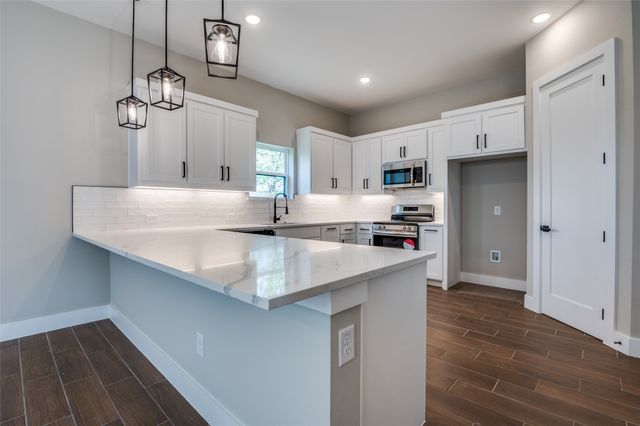 708 Perry Avenue, Waxahachie, TX 75165