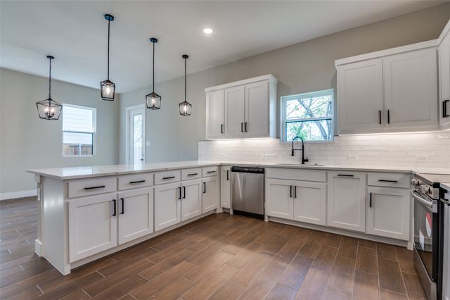 708 Perry Avenue, Waxahachie, TX 75165