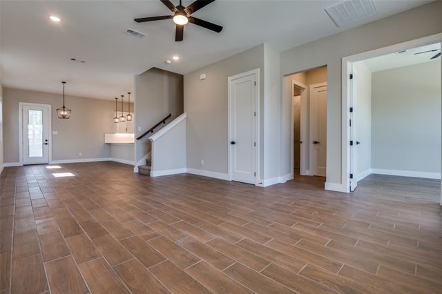 708 Perry Avenue, Waxahachie, TX 75165