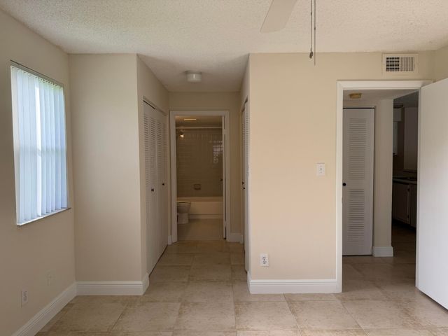 520 S Park Road 22-12, Hollywood, FL 33021