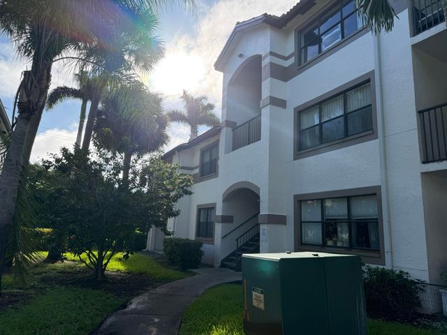 520 S Park Road 22-12, Hollywood, FL 33021