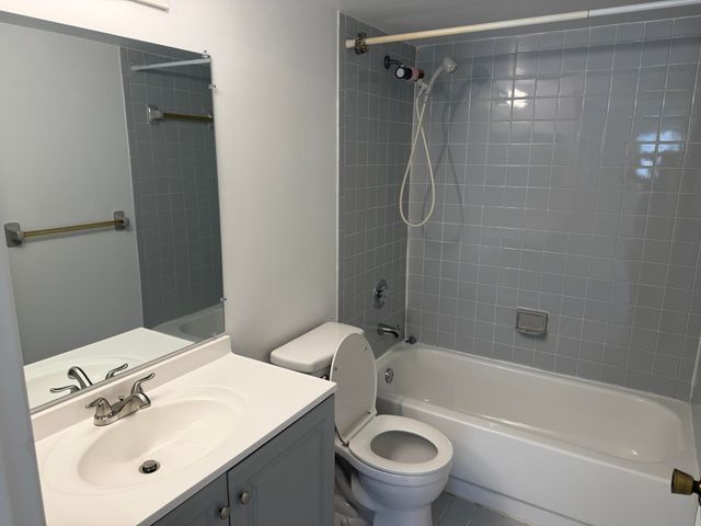 520 S Park Road 22-12, Hollywood, FL 33021