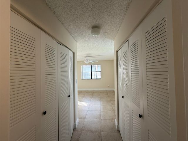 520 S Park Road 22-12, Hollywood, FL 33021