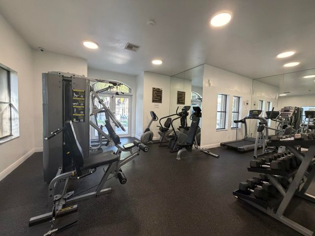 520 S Park Road 22-12, Hollywood, FL 33021