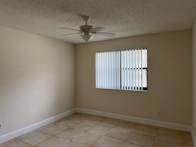 520 S Park Road 22-12, Hollywood, FL 33021