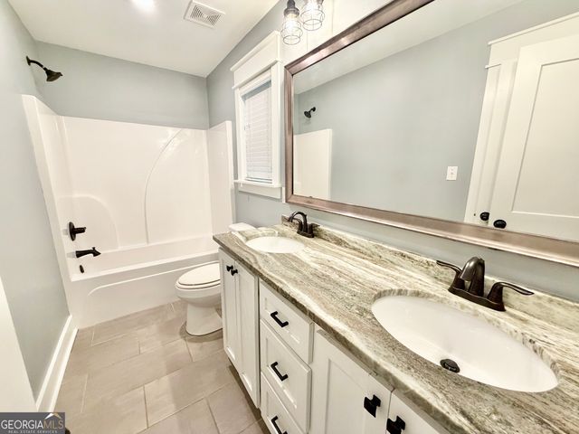 410 Hawks Nest Drive, Kathleen, GA 31047