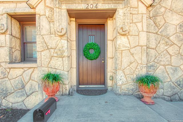 204 Lovera Blvd, San Antonio, TX 78212