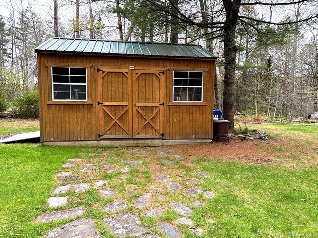 10 Circle Place, Smallwood, NY 12720