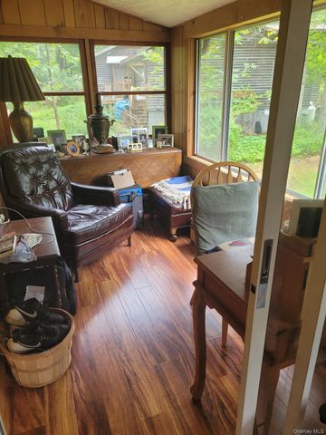 10 Circle Place, Smallwood, NY 12720