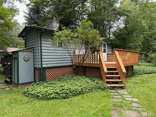 10 Circle Place, Smallwood, NY 12720