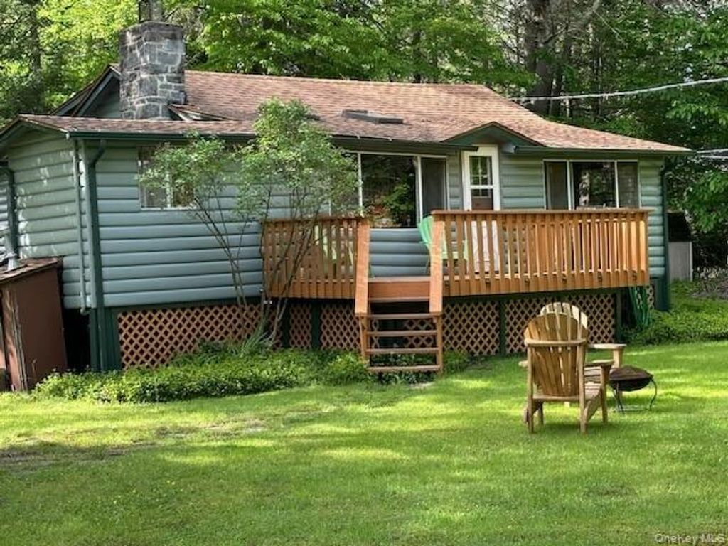 10 Circle Place, Smallwood, NY 12720