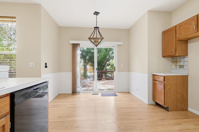 684 N Autumn Circle, Lindenhurst, IL 60046