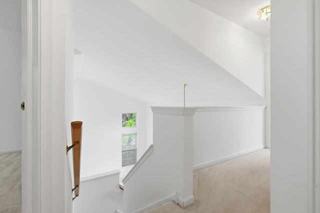 684 N Autumn Circle, Lindenhurst, IL 60046