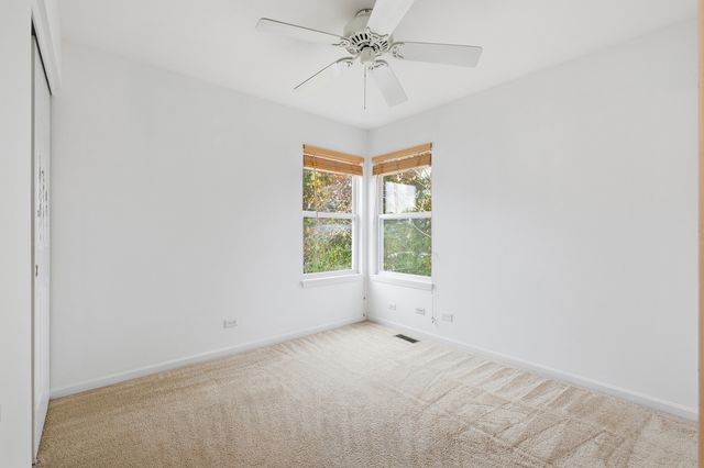 684 N Autumn Circle, Lindenhurst, IL 60046