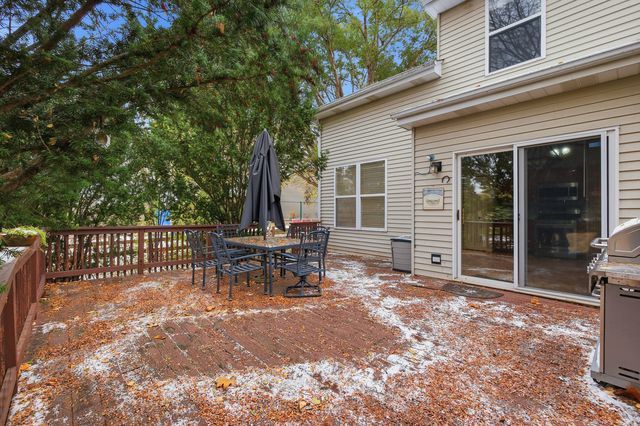 684 N Autumn Circle, Lindenhurst, IL 60046