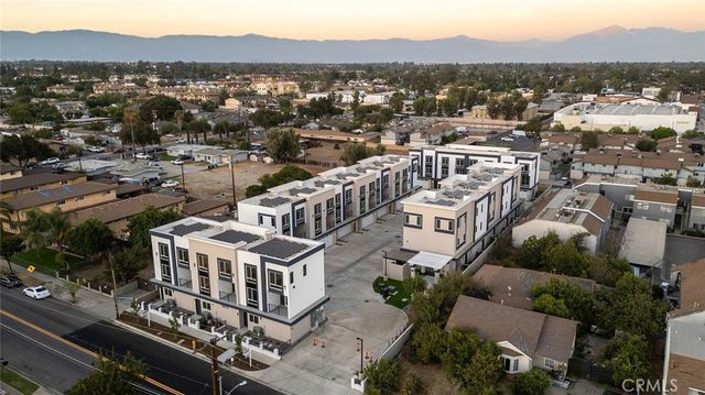 9613 Juniper Avenue 19, Fontana, CA 92335