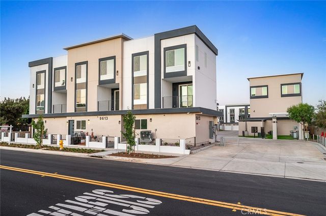 9613 Juniper Avenue 19, Fontana, CA 92335