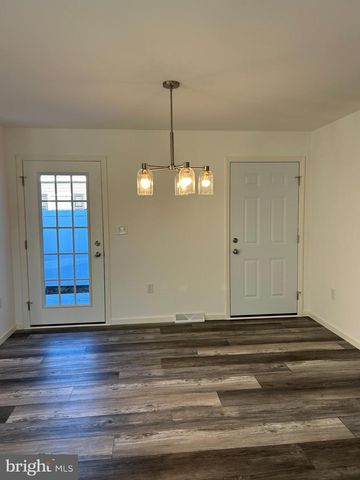 433 EASTWOOD LN, Lancaster, PA 17601
