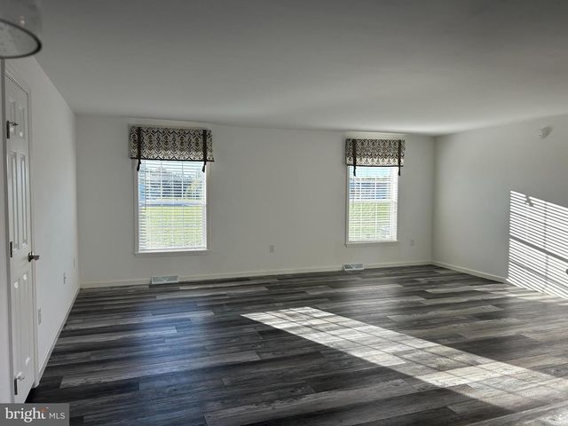 433 EASTWOOD LN, Lancaster, PA 17601