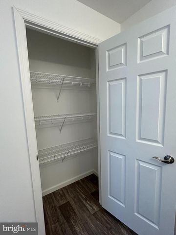 433 EASTWOOD LN, Lancaster, PA 17601
