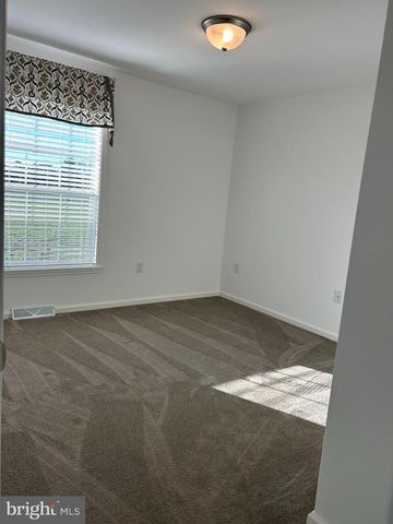 433 EASTWOOD LN, Lancaster, PA 17601