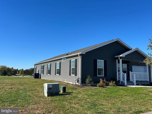 433 EASTWOOD LN, Lancaster, PA 17601
